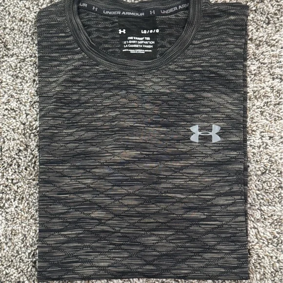 Under Armour Charcoal and Black Textured Tee - Picture 3 of 3